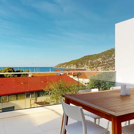 Апартаменты Ames Комижа