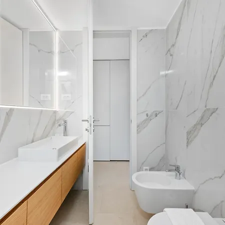 Ames Apartment *